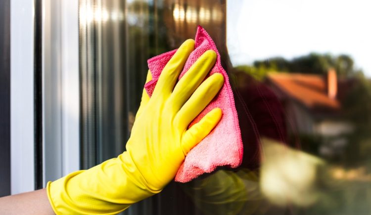 How to Clean Windows and Screens