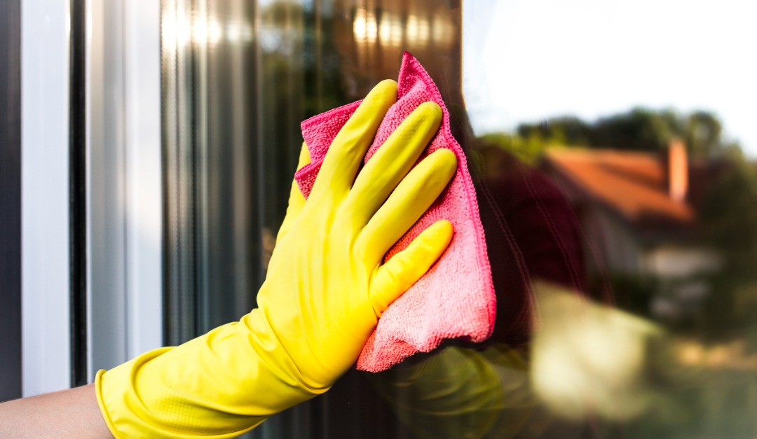 How to Clean Windows and Screens — RISMedia