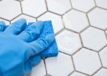 How to Clean the Grout Between Flooring Tiles