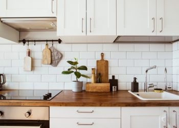 Inexpensive Ways to Improve the Look of Your Kitchen Cabinets
