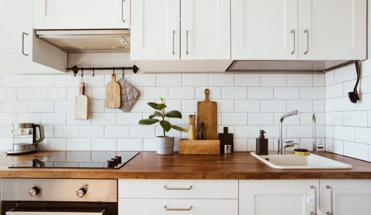 Inexpensive Ways to Improve the Look of Your Kitchen Cabinets