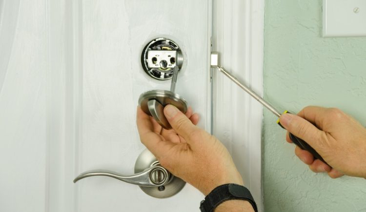 Should You Replace the Locks When You Move Into a New House?