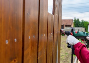 Should You Replace a Fence Before Listing Your House?
