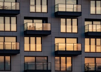 What’s the Difference Between a Multifamily House and Condos?