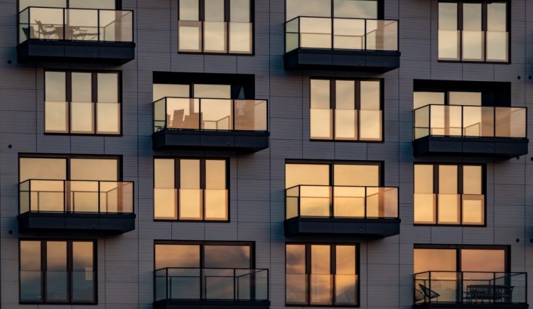 What’s the Difference Between a Multifamily House and Condos?