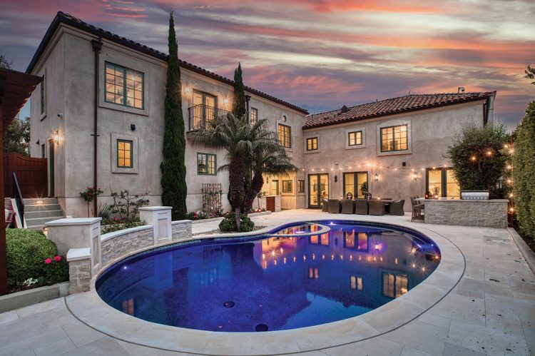 Great Spaces: Manhattan Beach Estate Exudes Contemporary Elegance