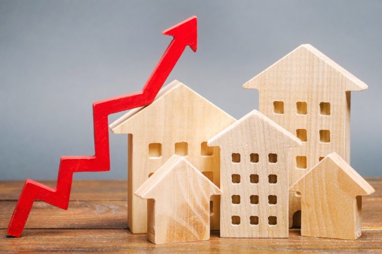 Mortgage Rates Surge Over 7% to 21-Year High