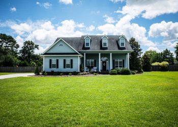 Where to Find the Biggest Homes and Yards, Without Breaking the Bank