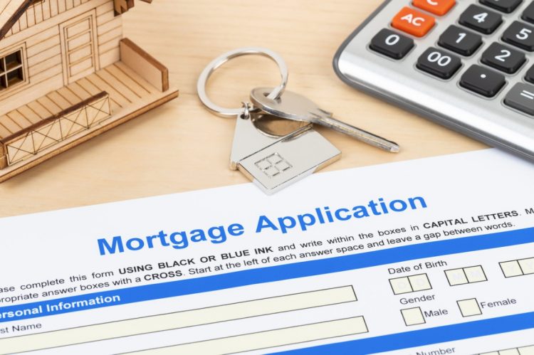 Mortgage Applications Decrease This Week, Reaching Lowest Level Since 1996