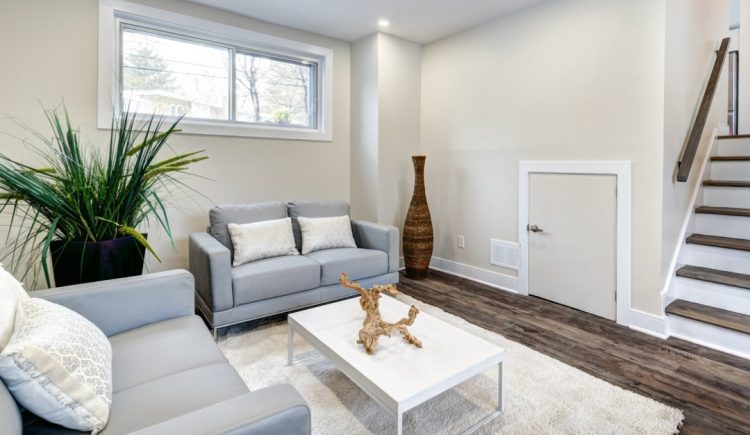 Should You Show Your Home Empty or Rent Furniture?