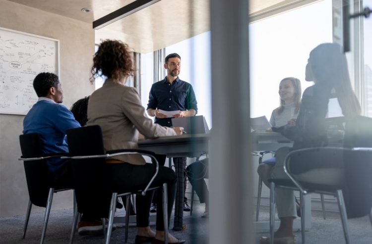 How a Highly Directive and Supportive Leadership Style Drives Agent Success