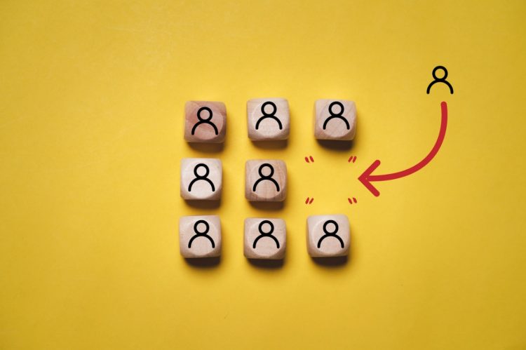 Team Tactics: How to Effectively Recruit Productive Agents