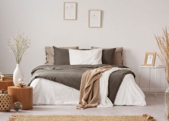 Layered Bedding Tips for a Cozy and Stylish Winter