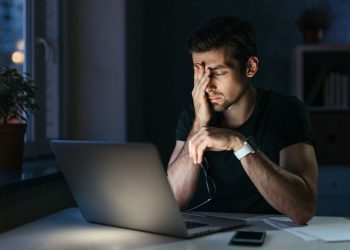 Why Checking Your Email in the Evening Can Make It Hard to Get a Good Night’s Sleep