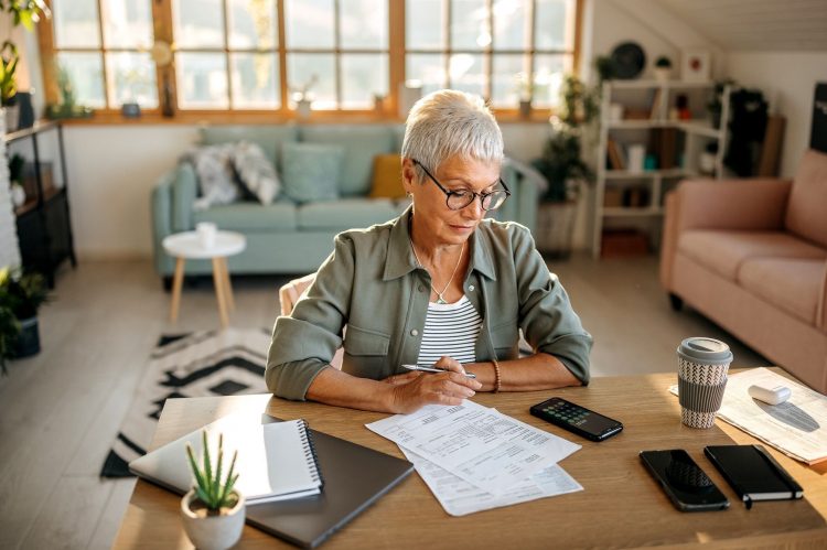How to Keep Your Monthly Expenses Down After You Retire