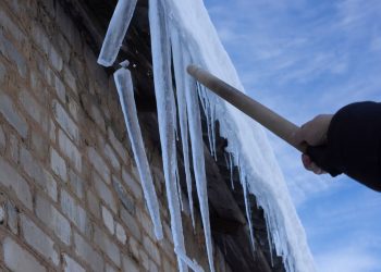How to Safely Remove Icicles From Your Roof