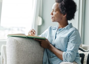 Mindful Journal Prompts for Unwinding This Year