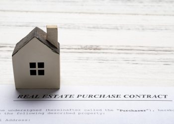 The Buyer-Agent Playbook: How Agents Are Navigating the Commission Discourse With Clients