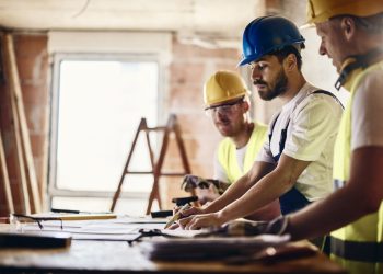 Homebuilder Sentiment Flat in April as Buyers Are Hesitant