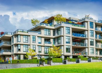 Investment Potential of a Condo vs. a House: A Comprehensive Comparison
