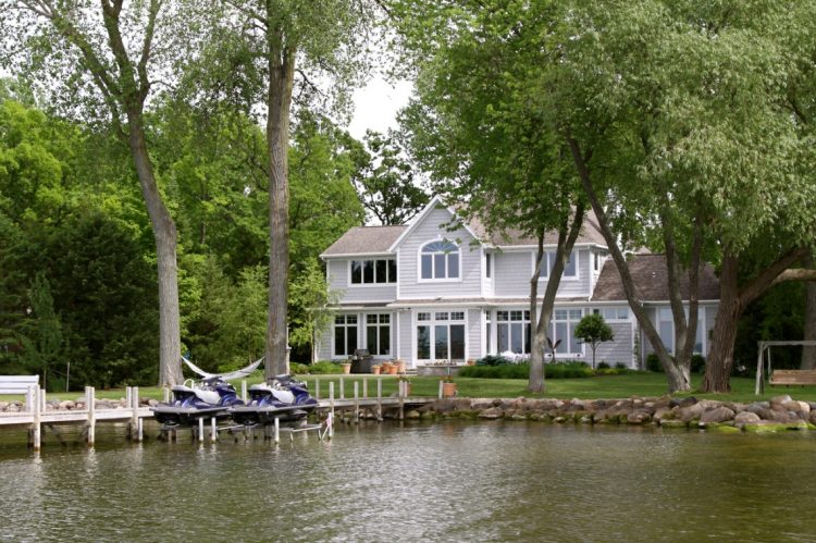 Lake Home vs. Beach House: Pros and Cons of Each