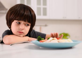 Why You Shouldn’t Bribe Your Kids With Dessert to Get Them to Eat Vegetables