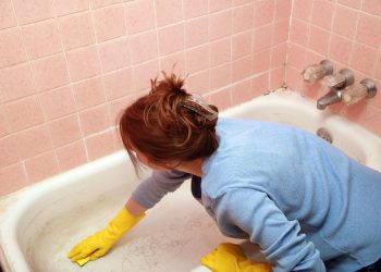 How to Get Rid of Stains on Your Bathtub