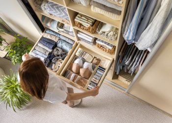 Practical Tips to Declutter Your Wardrobe