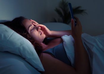 Can Switching Your Phone to Grayscale Help You Get a Good Night’s Sleep?