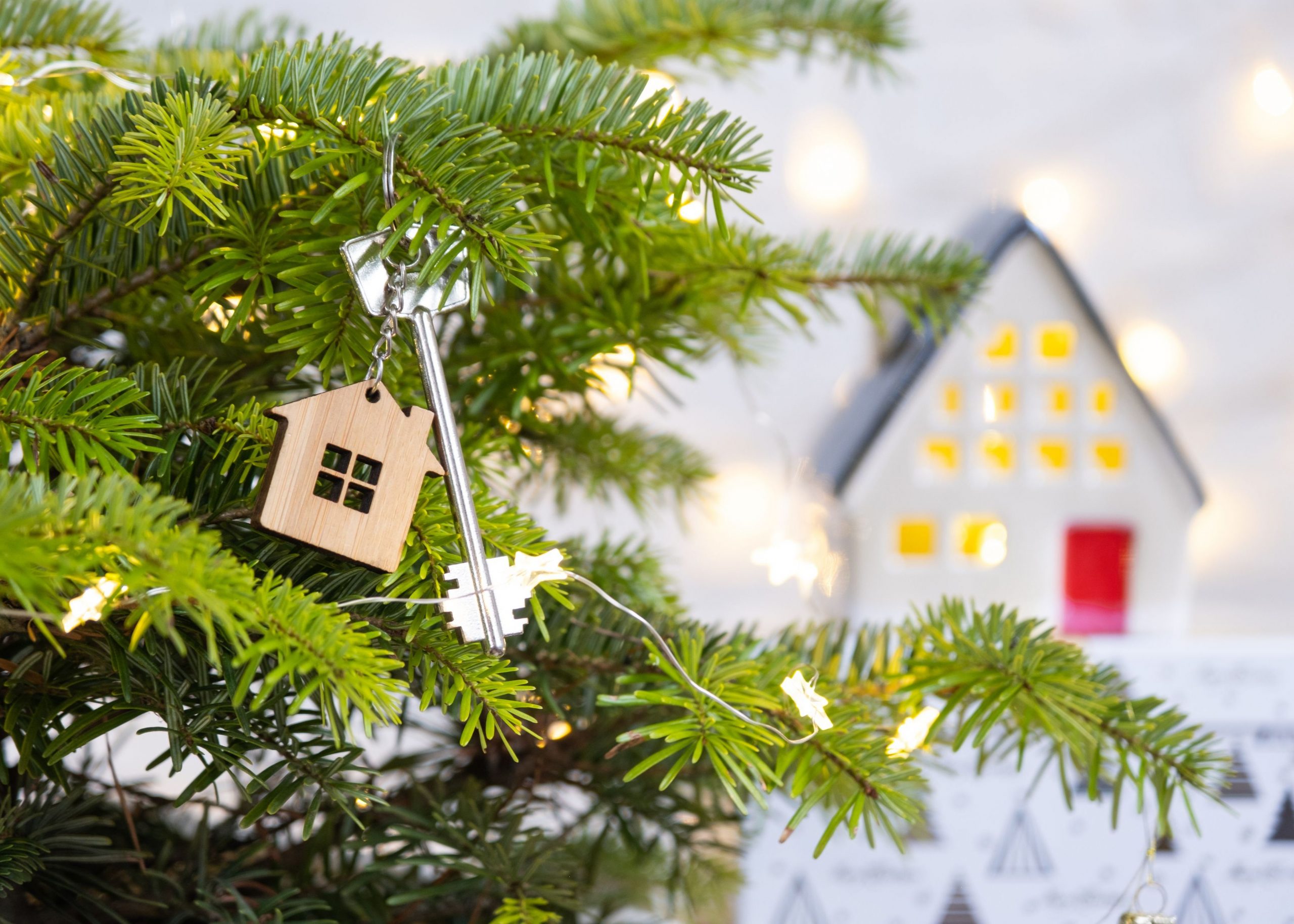 4 Reasons to Sell a Home During the Holidays