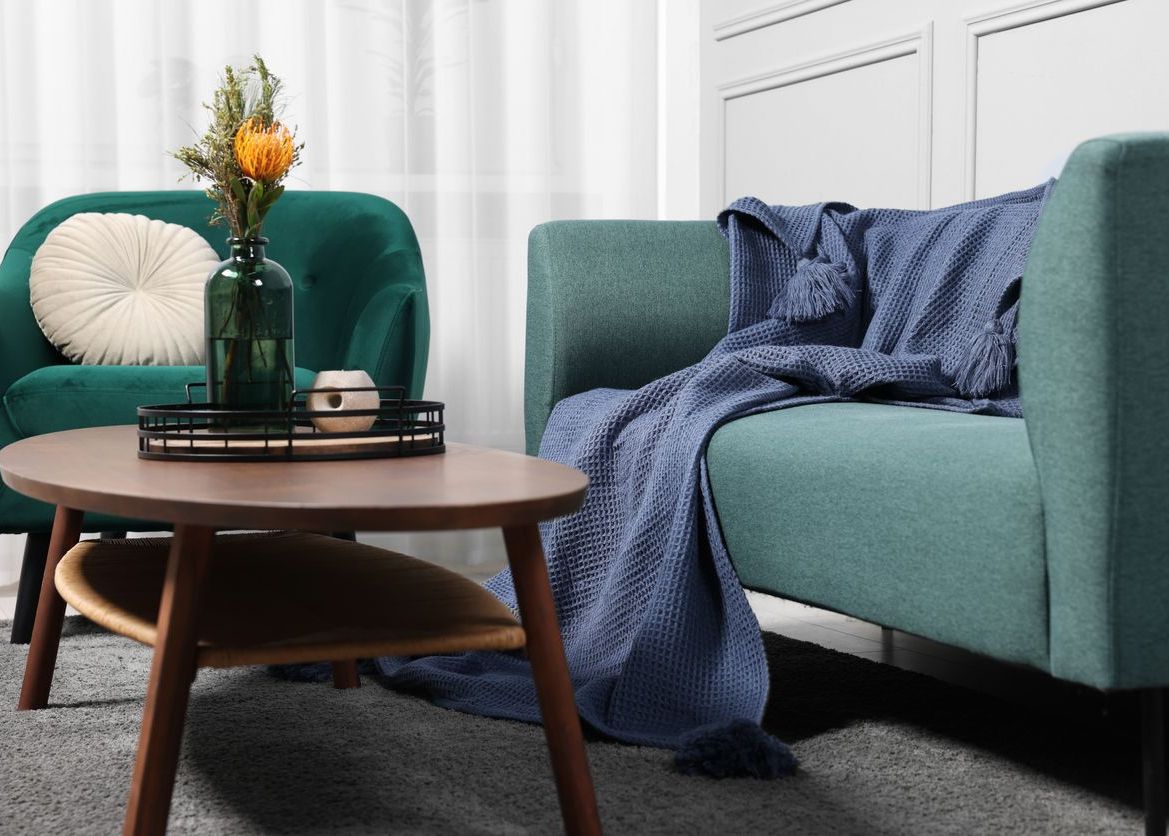 5 Colors to Incorporate for Dramatic Winter Decor