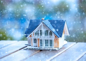 What to Look for When Touring a Home in Cold Weather