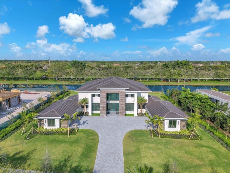 Keyes Company Closes Record-Breaking Home Sale on Behalf of ‘Real Housewives’ Star