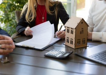 Brokers Turn Back to Basics as Spring Market Uncertainty Sets in