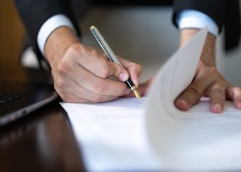 Luxe Real Estate Services Affiliates With CENTURY 21