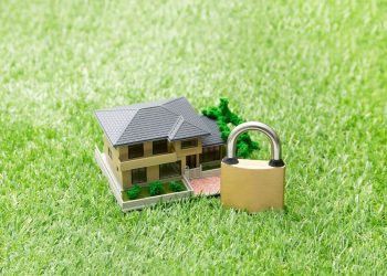 How to Check a Home’s Privacy and Security Features