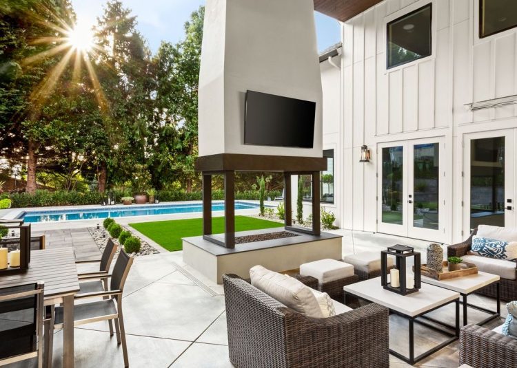 What to Look for When Buying a Home With a Well-Designed Backyard