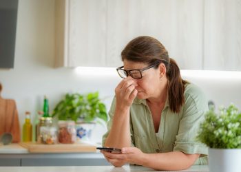 How to Prevent Eye Strain From Using Electronic Devices