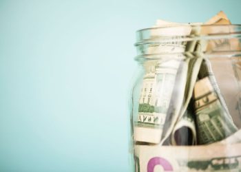 Which Should You Prioritize: Building Your Emergency Fund or Saving for Retirement?