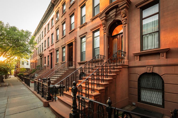 The Ins and Outs of Manhattan’s Exclusively Co-Op Market