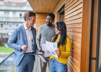 Touring Homes Without Looking Like a First-Time Buyer