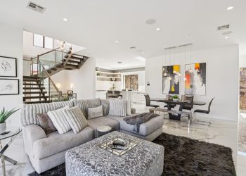 The New First Showing Is Online