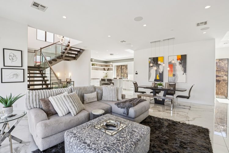 The New First Showing Is Online