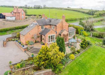 A UK Country Home With Room to Breathe